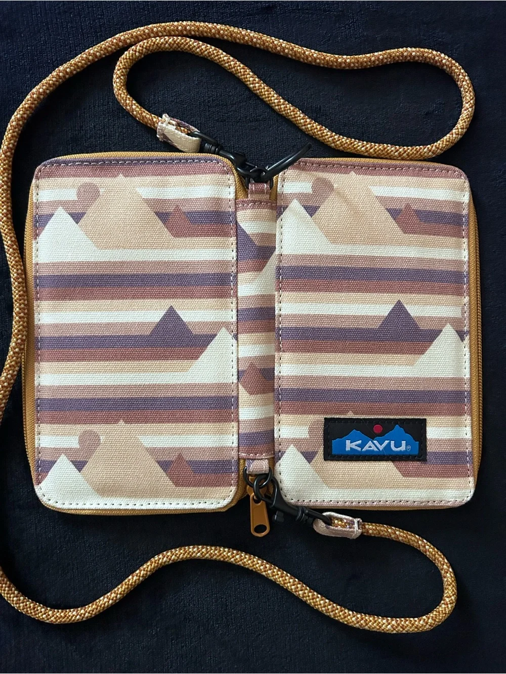 Kavu Go Time Cross Body Wallet, Beige & Brown, NWT